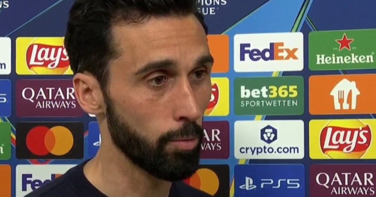 "심판 너 축구해 본 적 없지?" 사실상 무관 확정→레알 감독 분노의 비난쇼..."퇴장 판정 완전히 부당, 아무도 이해 못한다"