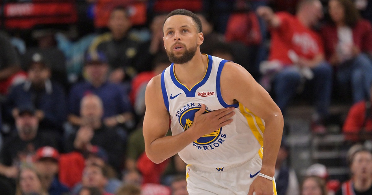 커리 3점슛 장면 관련 이미지