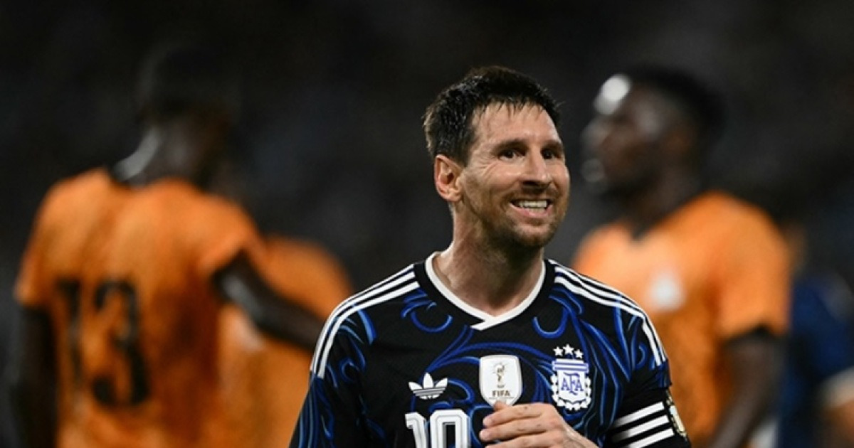 제2의 날강두 사태? 메시, 황당 노쇼로 120억 피소... "경기 안 뛰고 VIP석서 유유자적, 호날두랑 똑같네"