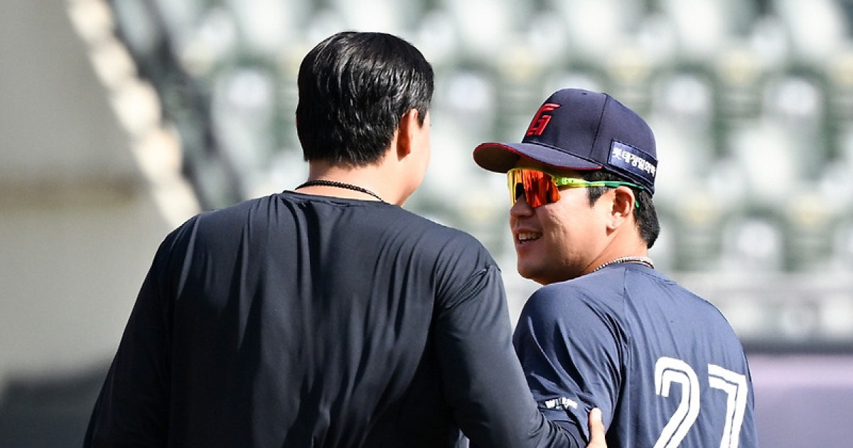 잠실에서 재회한 유강남과 이재원 관련 이미지