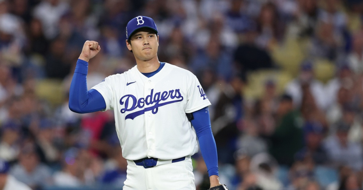 MVP도 우승도 이뤘다..이제 마운드도 지배하는 오타니, 또 하나의 역사 쓸까[슬로우볼]