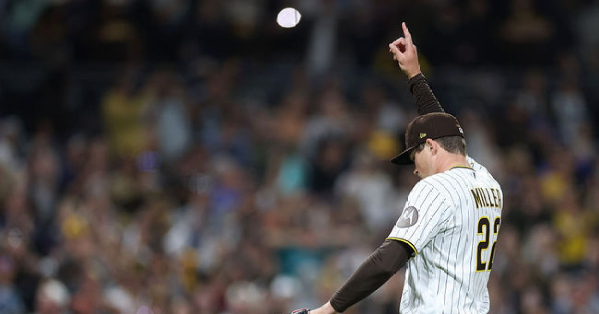 30명 중 23명이 삼진, 공을 건드릴 수도 없다…30⅔이닝 연속 무실점 특급 마무리, 120년 만에 대기록