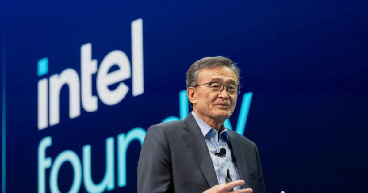 [칩톡]"몰락한 왕에서 지휘자로"…인텔, AI 추론 시대 '왕의 귀환' 예고