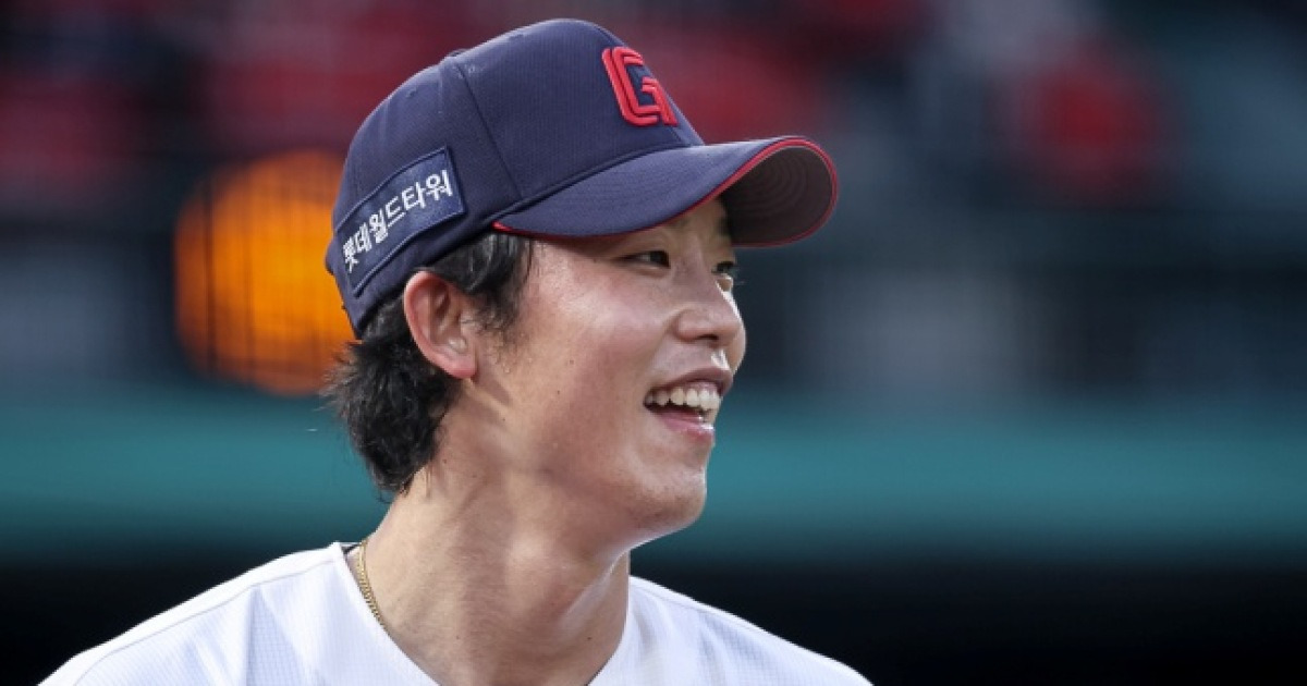 '와' 롯데가 기다릴 만했네! 첫 등판부터 3⅔이닝 무실점 쾌투, '어지럼증' 156㎞ 외인 강판 빠르게 잊혔다 [부산 현장]