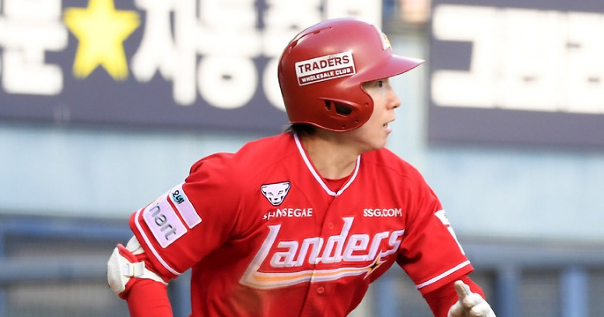 '타격 기계' 박성한, 이제부터 새역사 쓰기 시작→44년 만에 레전드급 大기록…개막 후 18G 연속 안타 '역대 최다 타이'