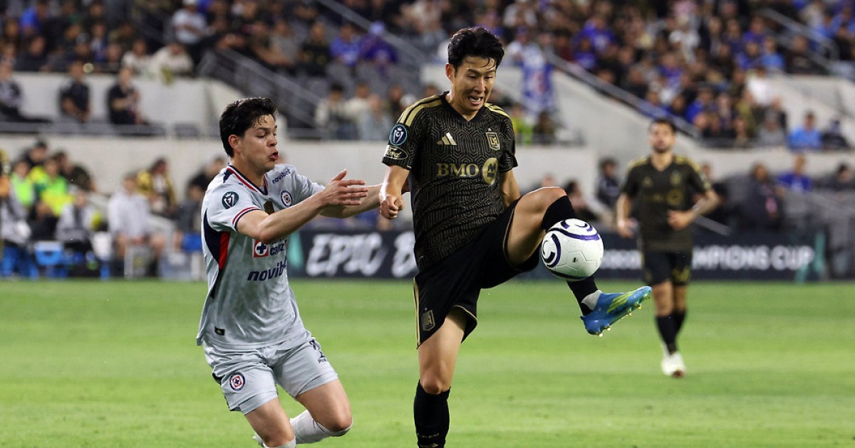 마크 도스 산토스 감독과 LAFC 관련 이미지입니다