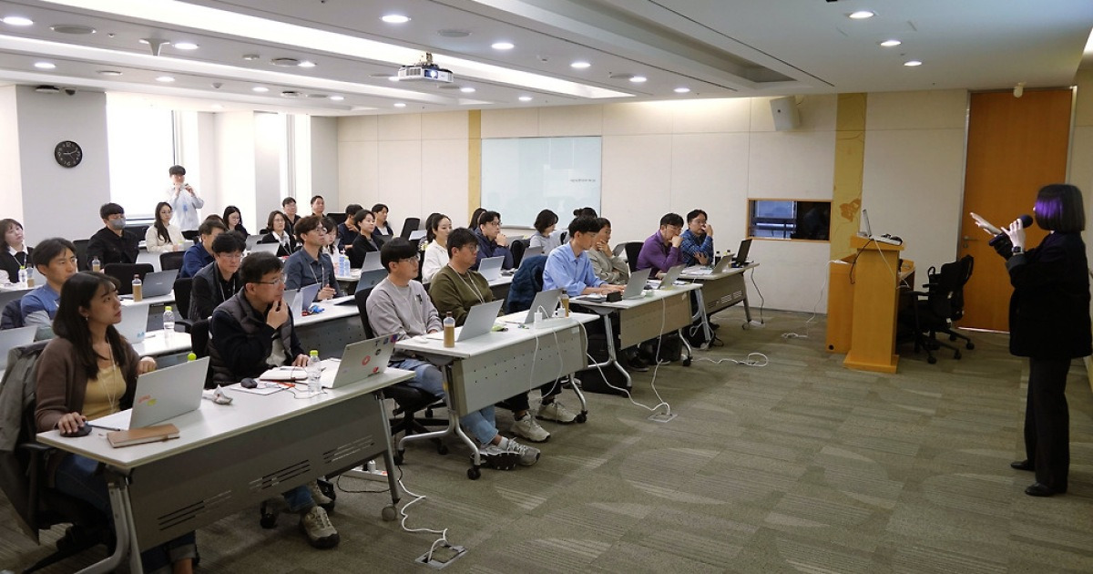 SK브로드밴드, 전직원 AI 전문가 육성…'스스로 AI 에이전트 개발'