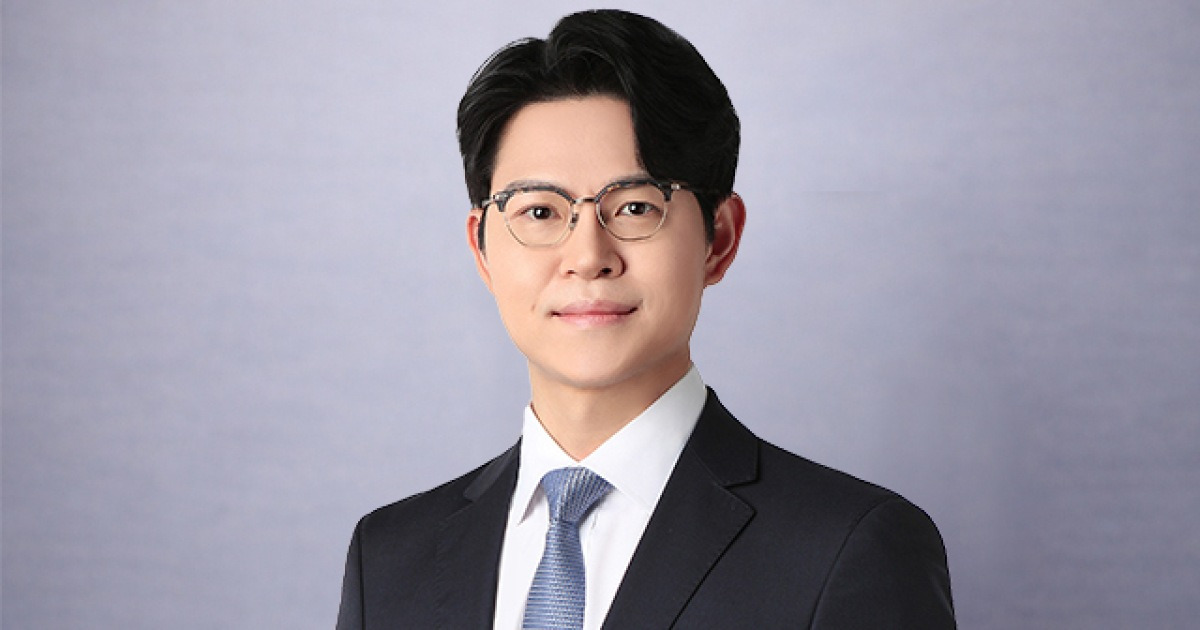 미국·EU 엇갈린 AI 학습데이터 규제…기업의 생존 전략은? [바른 컴플라이언스리포트]