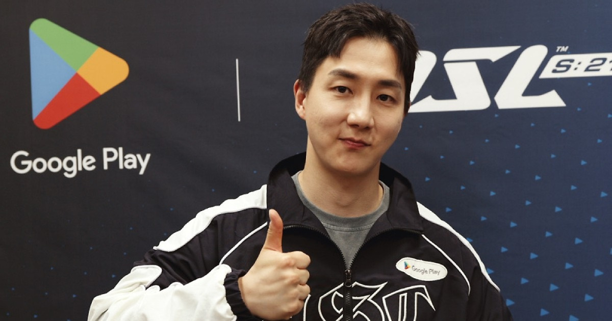 '돌아온 폭군'…이제동, 김택용 2대0으로 완파하며 8강 진출 (ASL 시즌21)