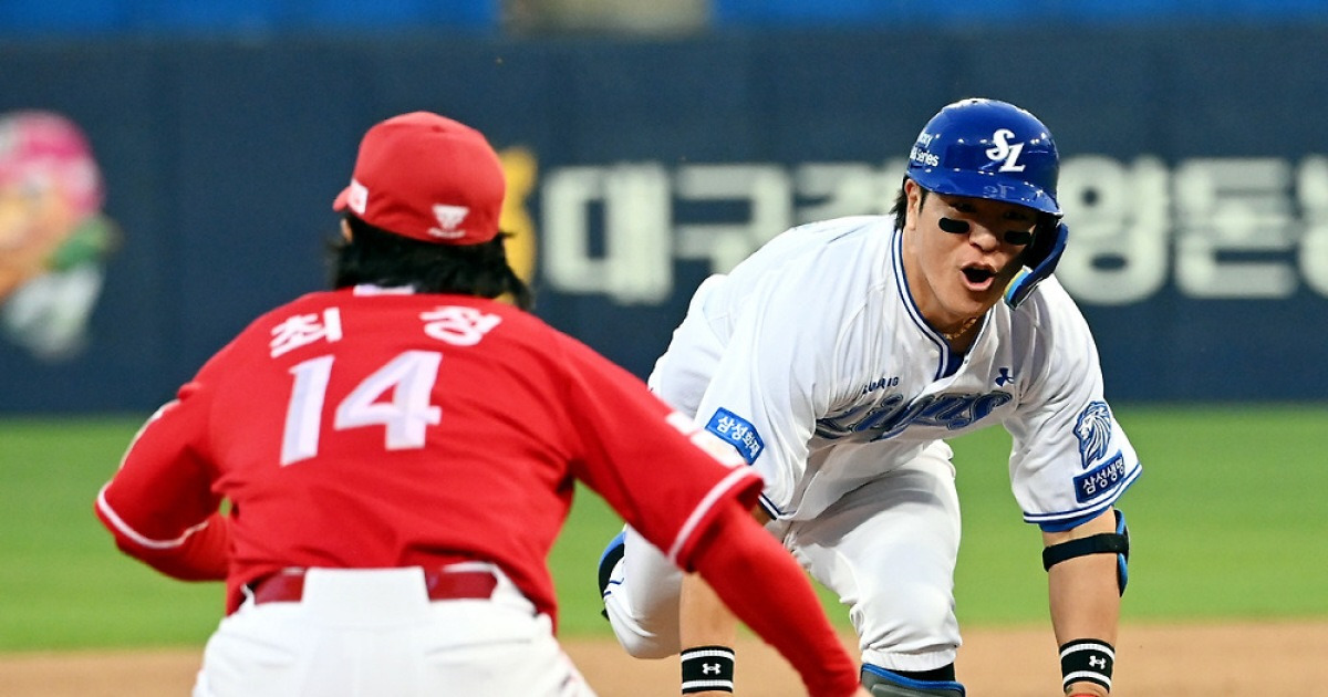 아이쿠! 삼성 강민호, 3루타 노리다 아웃됐는데 '역대 10호' 대기록이 완성됐다 → 2루타 400개 고지 점령 [대구 현장]