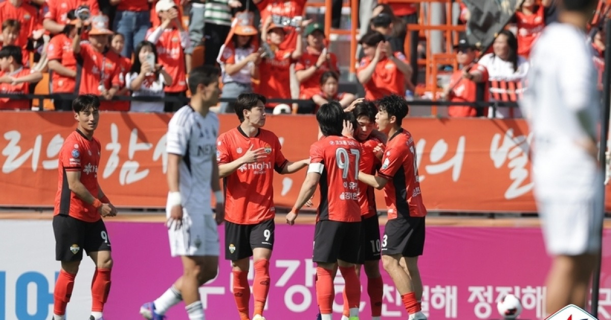 '3경기 무패 행진' 강원FC, 선두권 넘본다