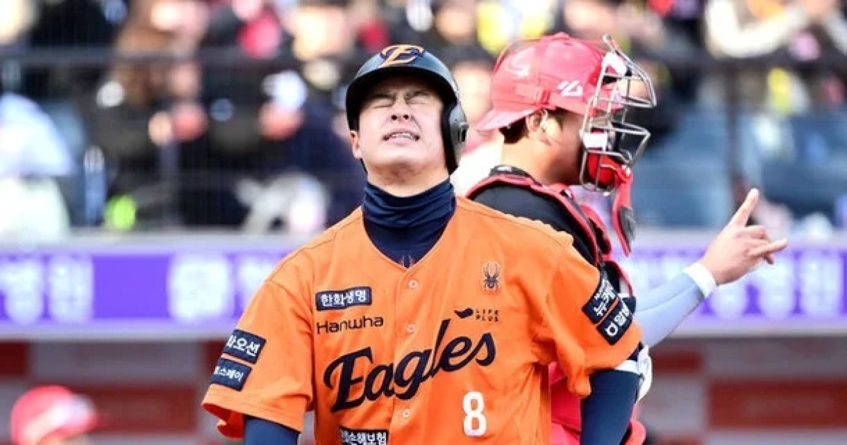 "노시환, 잘 칠 수가 없다" 강정호의 일침, '타율 0.145' KBO 최고 몸값 타자 부진 원인은?