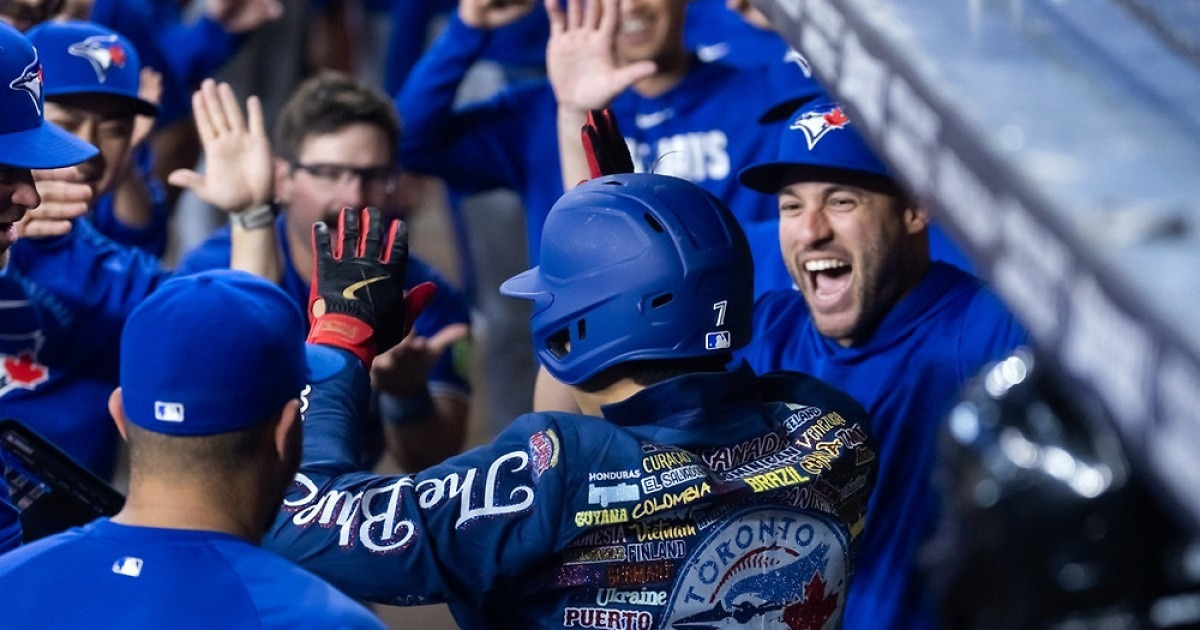 버스로 6시간 달린 MLB 토론토…"돈 많은 셔저, 네가 비행기 사"