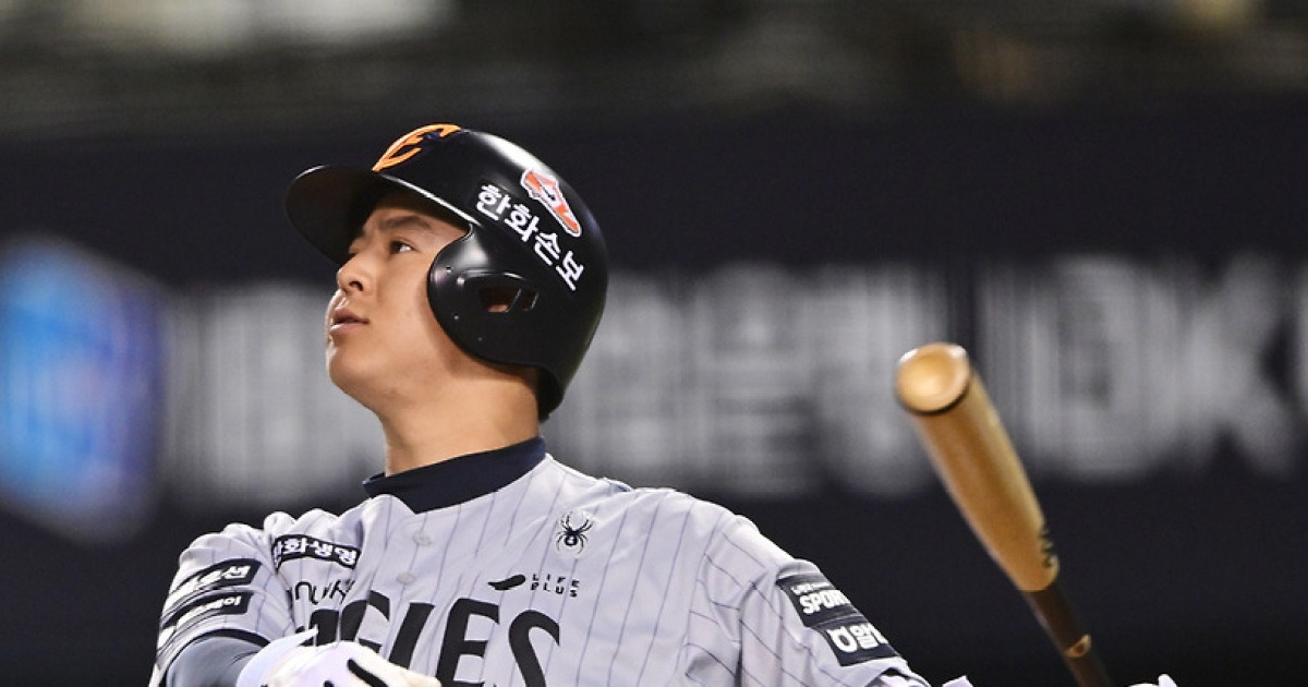 ‘노시환 홈런+멀티히트’ 한화, 투수 8명 투입 총력전으로 LG 꺾고 2연패 탈출