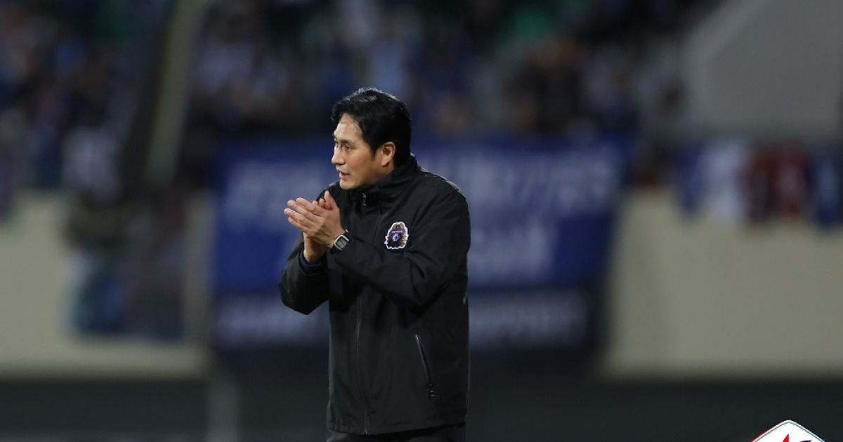 '울산전 무승부' 유병훈 감독, 자책 또 자책…"선수들은 잘했다, 교체 타이밍 놓친 내 잘못" [현장인터뷰]