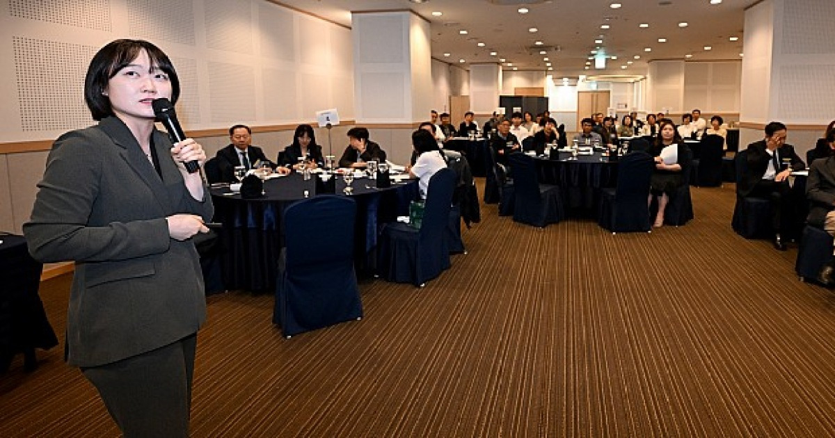 "AI가 바꾼 소비 판도···매출 폭발의 키는 '인간적 요인'"