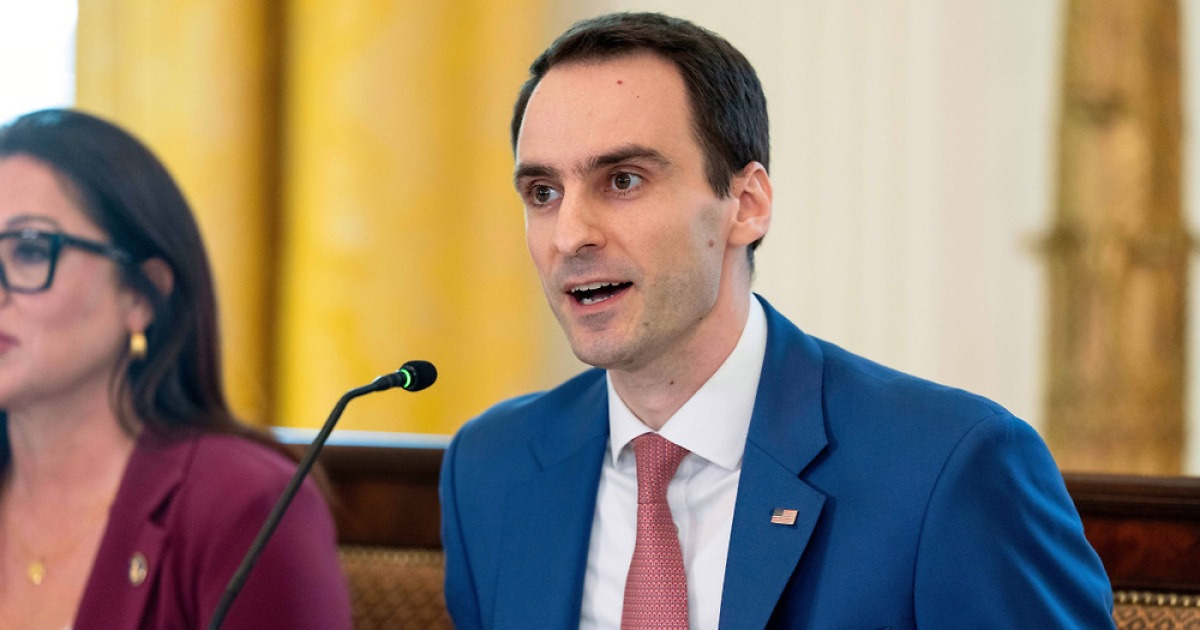 백악관, 트럼프 방중 앞두고 "中이 美 AI 기술 절도증거 확보“