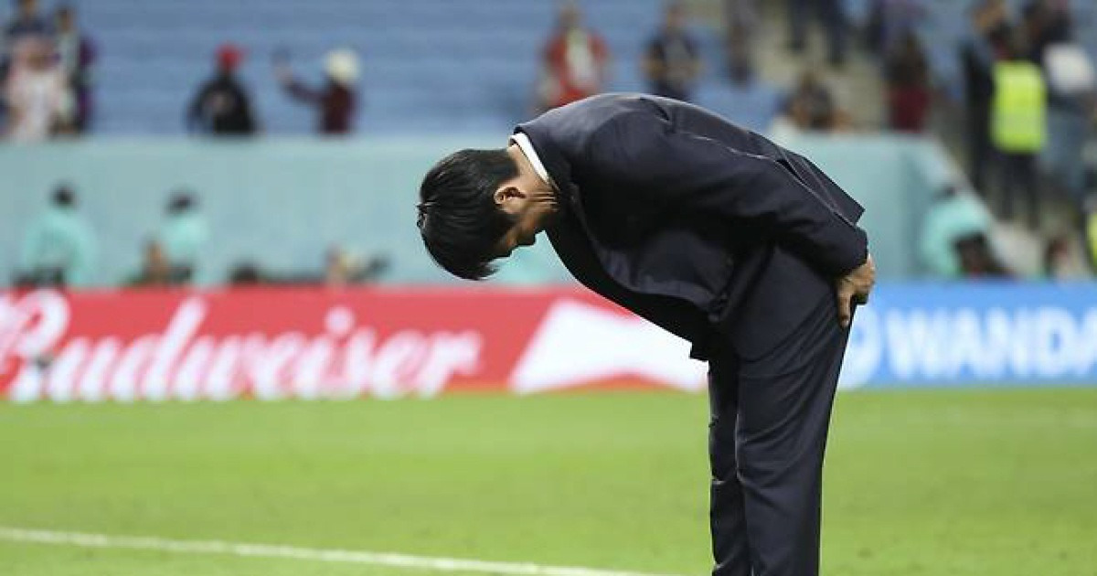 월드컵 망치면 어쩌려고, 대국민 사과 각오했나→日 감독 미친 자신감 "우승 목표, 일본은 다크호스...도망칠 생각 없다"