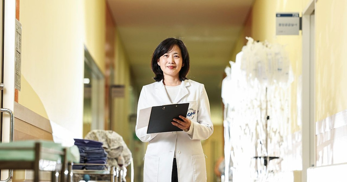 “의사처럼 전문직 인정받는다” AI가 뒤바꿀 요양보호사 몸값