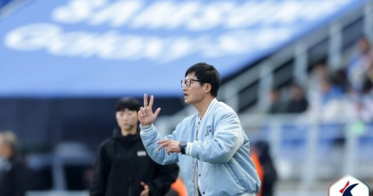 '최소 실점' 수원 이정효 감독이 본 '최다 득점' 부산 "크리스찬과 동료 연계 플레이 효과"