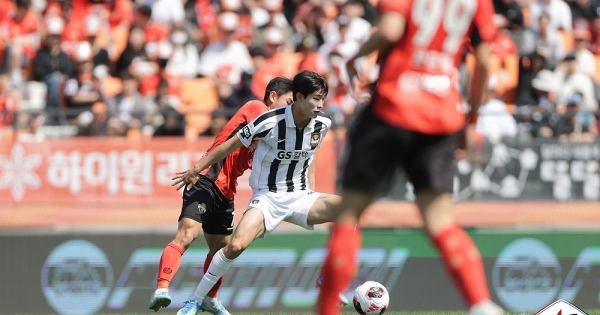 송준석 손정범 퇴장 서울 강원 원정승 독주 체제