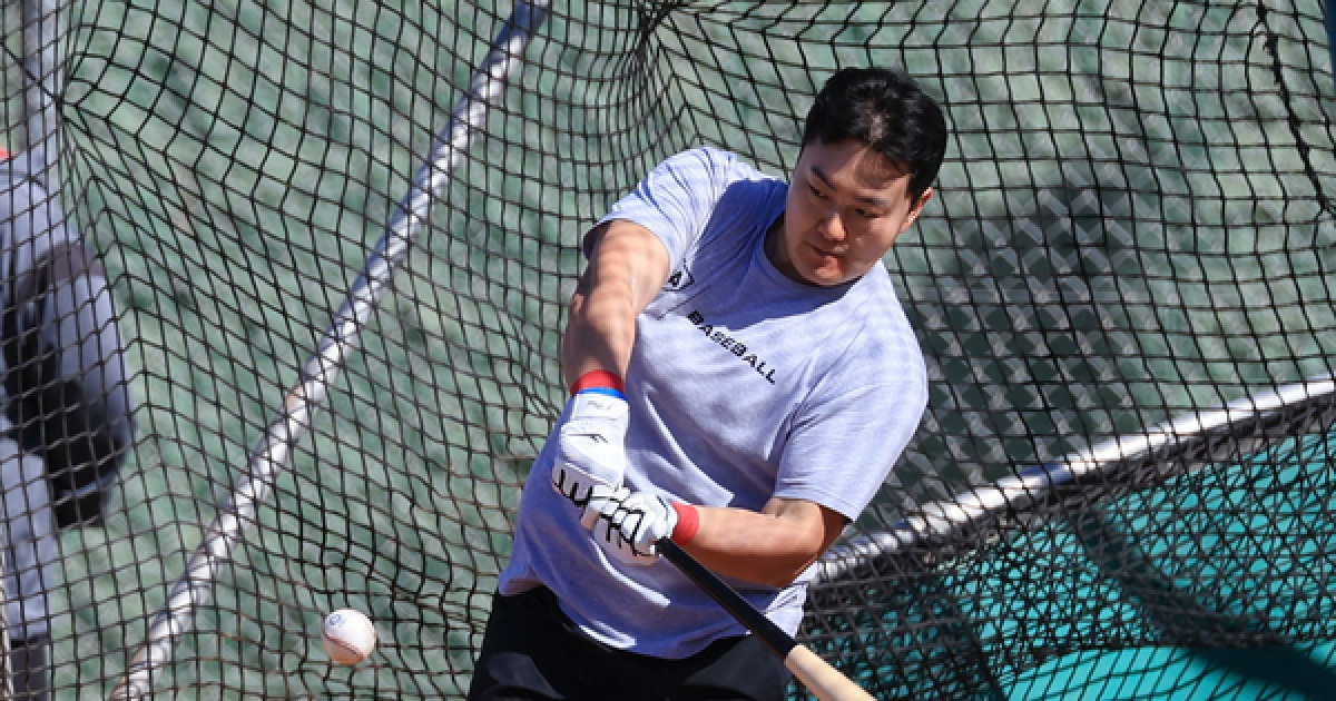 돌아온 ‘빅리거’ 최지만, 내년 유니폼 컬러는…