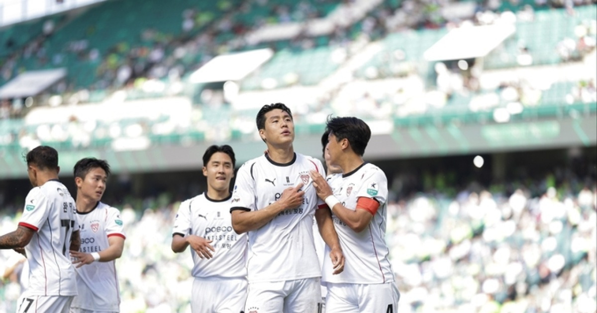 포항, 전북과 난타전 끝 석패…이호재 멀티골에도 아쉬운 패배