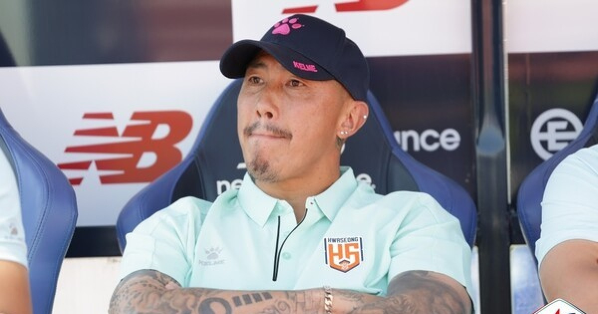 차두리 감독 경기 후 모습 관련 이미지