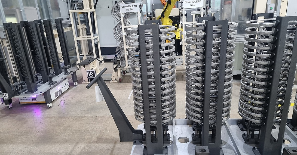 로봇이 자재 나르고 사람은 불량 잡고… ‘최고 품질’ 손발 척척 [심층기획-AI, 공존의 조건]