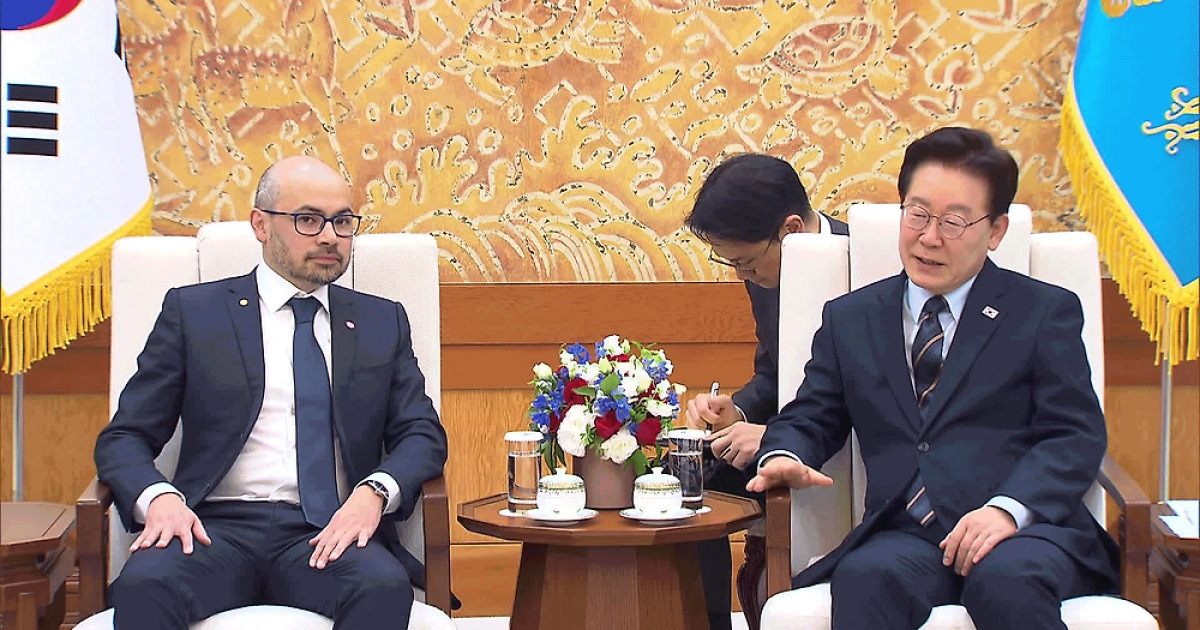 이 대통령 ‘알파고 아버지’ 만났다…“서울에 ‘구글 AI캠퍼스’ 설립”