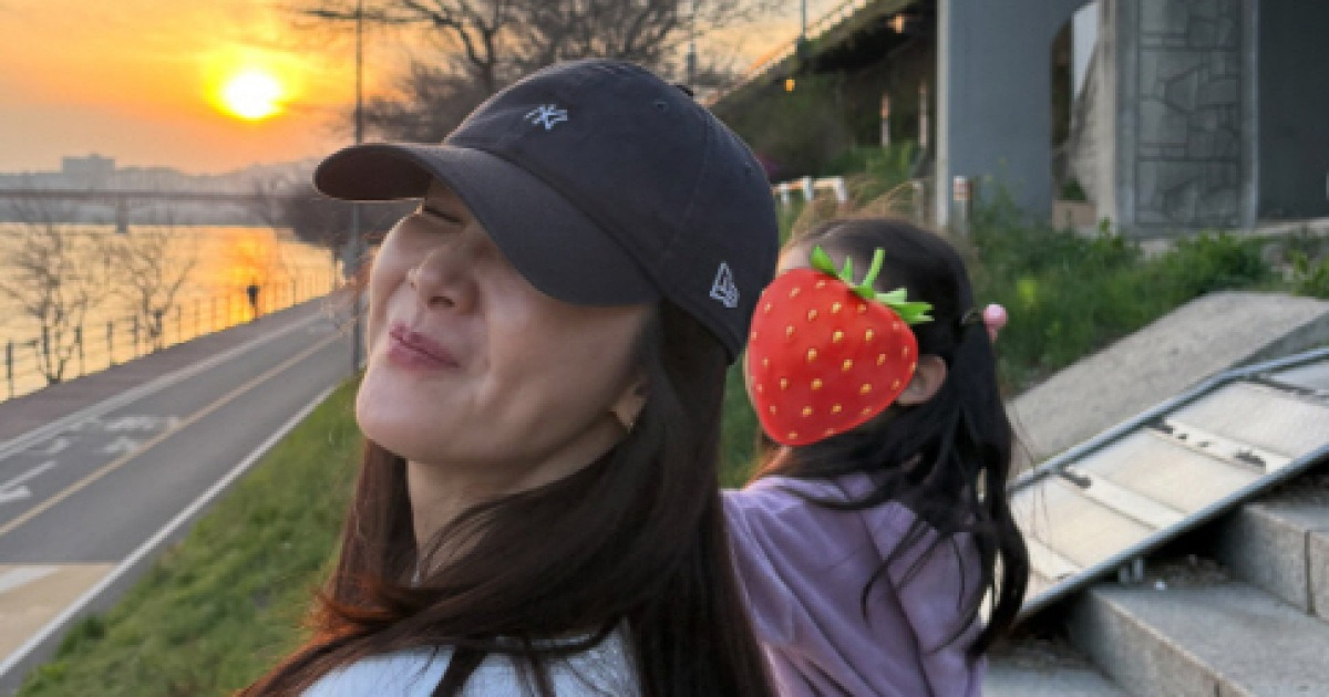 최지우 한강 나들이 근황