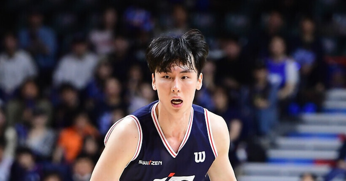 ‘송교창 쐐기포’ KCC, 정관장 꺾고 6위 최초 챔프전까지 -1승