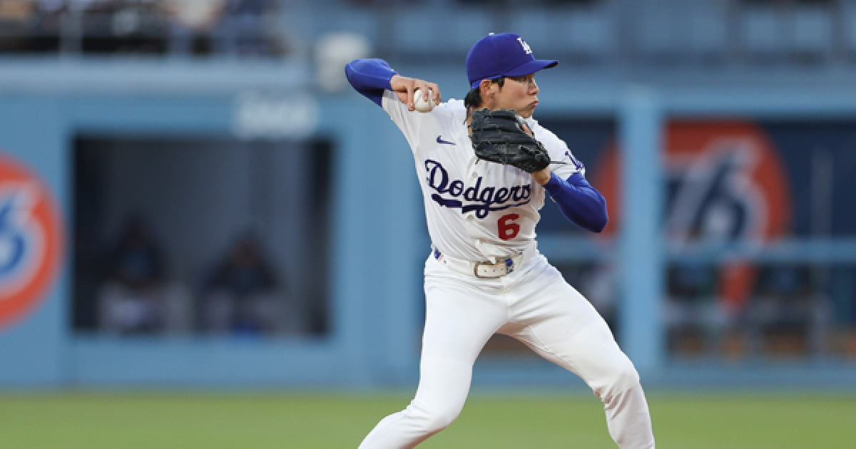 김혜성, 아쉬운 실책에 무안타...다저스는 극적인 역전승