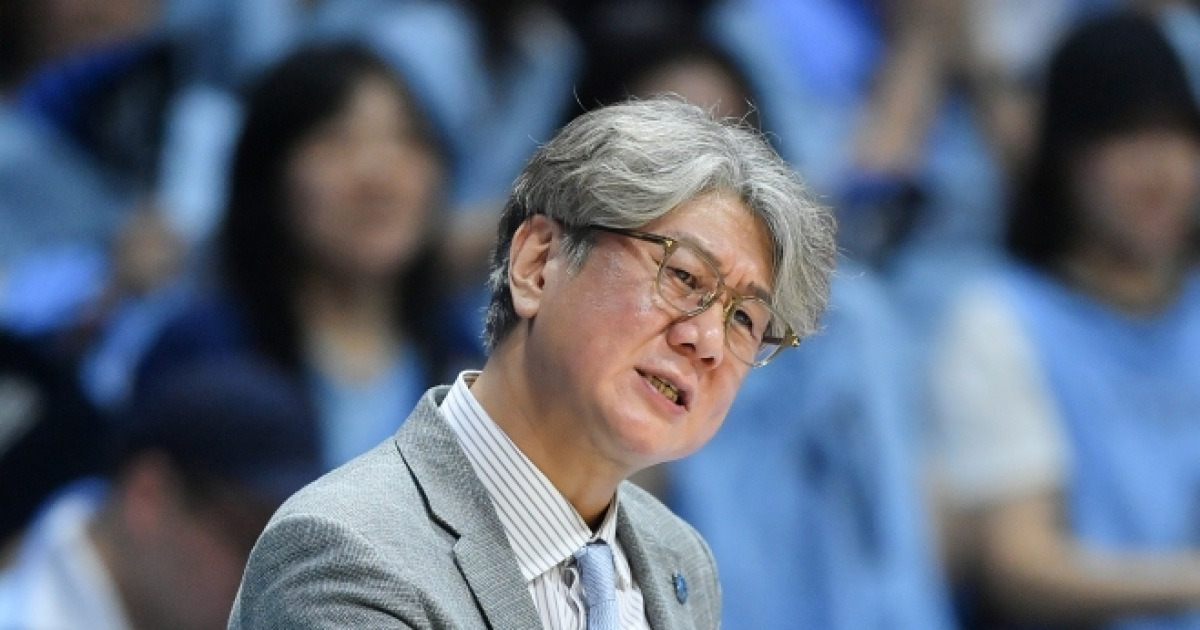 무명선수→조기은퇴→전력분석원→코치→태풍의 눈 소노 창단 첫 챔프전 이끈 손창환, “KCC든 정관장이든 ‘갖다 박아’ 볼 것”