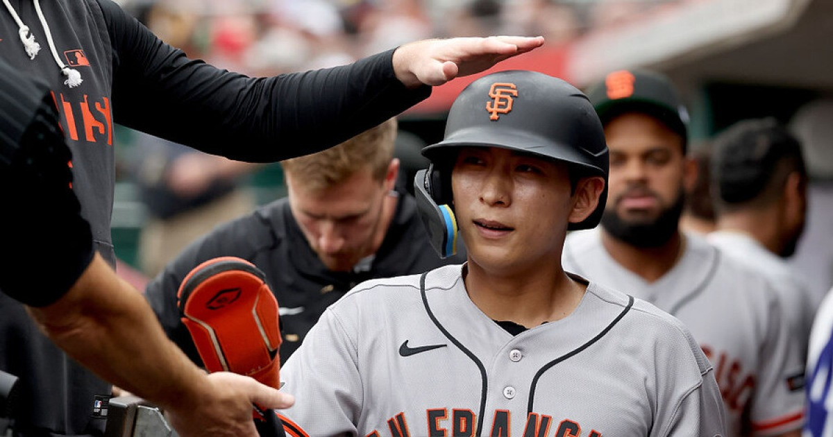 “이정후 주전 언제까지 정당화?” 이정후 이름에 욕설 섞더니→‘이정후 챈트’ 다시 등장… 팬심도 태세 전환