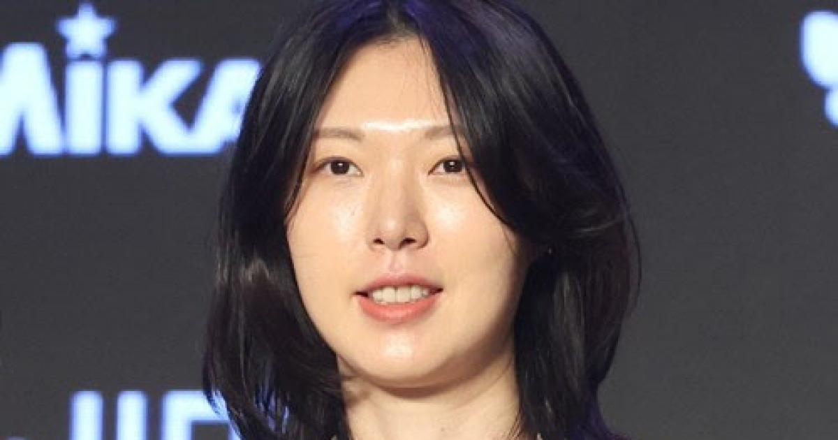 '블로킹퀸' 양효진, 양효진, 코트 떠나 마이크 잡는다