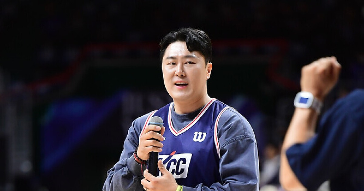 “지금 너무 더운데요? 열기 최고입니다!” 스노보드 은메달리스트 김상겸의 농구 ‘직관일기’