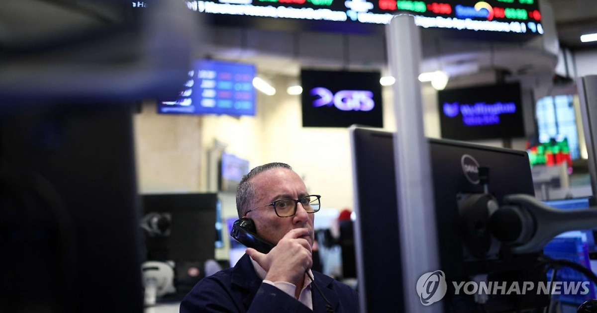 뉴욕증시, 오픈AI 성장우려에 약세 마감…나스닥 0.9%↓(종합)