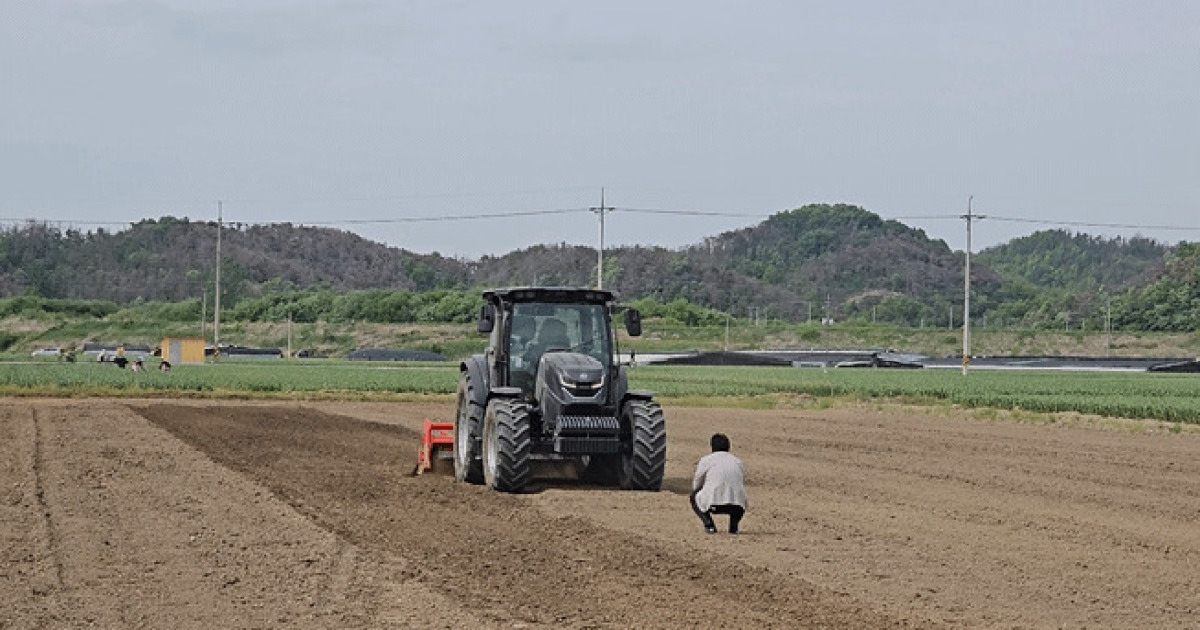 [르포] 밭고랑도 코너링도 알아서…대동 AI 트랙터 타보니