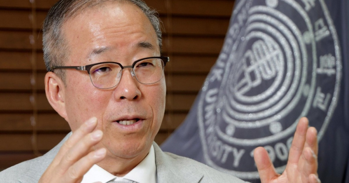 “학생-교직원 AI 도구 8개 무료 이용… 전공 추천-진로 진단에 활용”