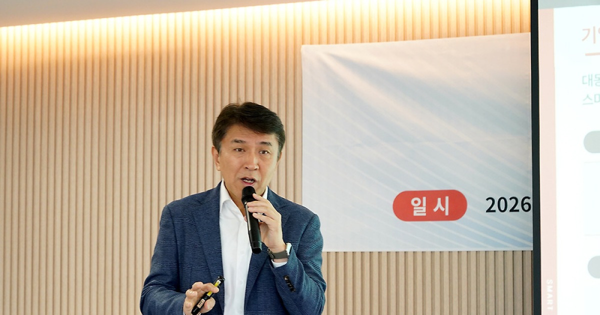 "온난화·노동력 절벽에 위기의 농업…대동 AI 필드 로봇으로 돌파"