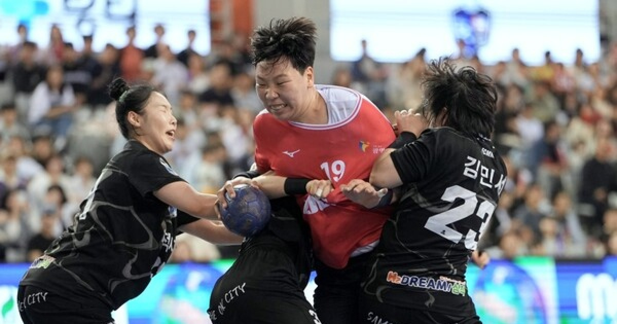여자핸드볼 SK, H리그 챔피언결정전 ‘멍군’…4일 최종 3차전서 우승 결정