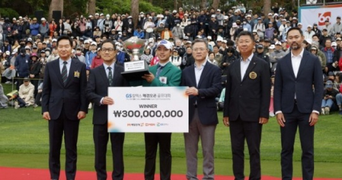 [스포츠 인사이드] ‘공부하는 챔피언’ 시대… 같은 날 남녀 정상에 오른 대학생 골퍼 송민혁·유현조