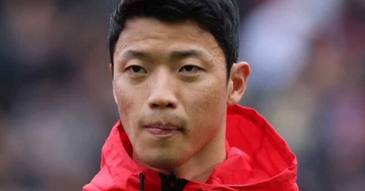 '처참한 EPL 강등' 황희찬 큰일 났다, 1억 4000만원 초유의 50% 삭감 '대위기'..."울버햄튼 떠나야 하는 선수" 혹평까지