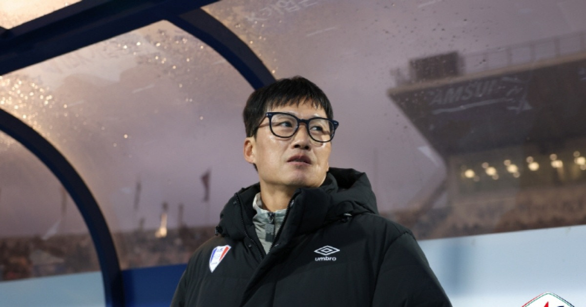 [현장인터뷰] 분노 참은 이정효 감독, 선수단에 작심 발언 "우린 챔피언 아닌 도전자, 부담 받아들이지 못하면 자격 없다"