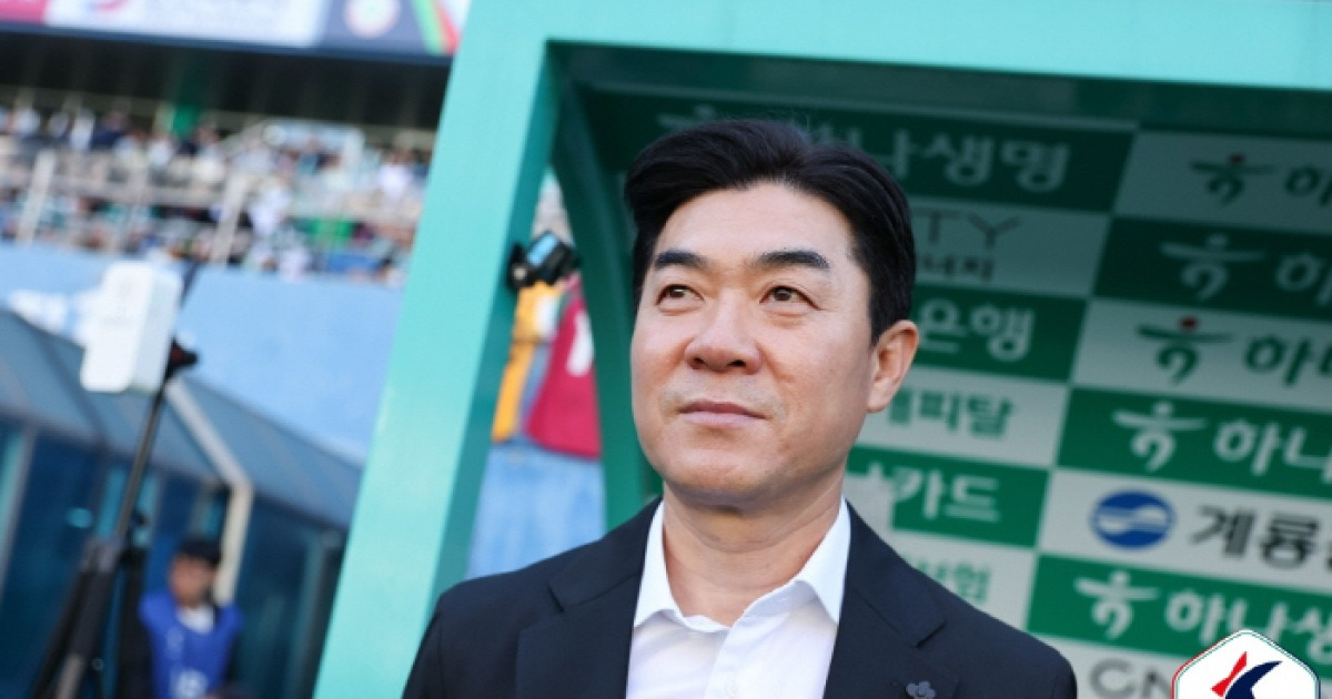 분위기 바꾼 윤정환 감독 "무실점으로 막은 것에 의미 두고 싶어"[현장 기자회견]