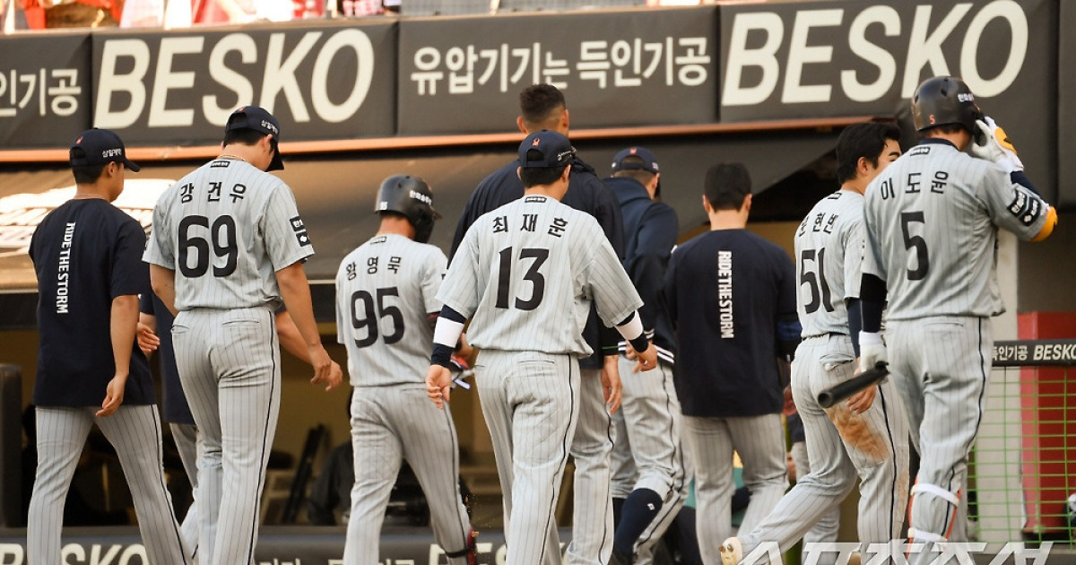 '1위→꼴찌' 한화 휘청, 이렇게 다 아플 수가 있나…"20년 감독하면서 처음" 최대 위기다
