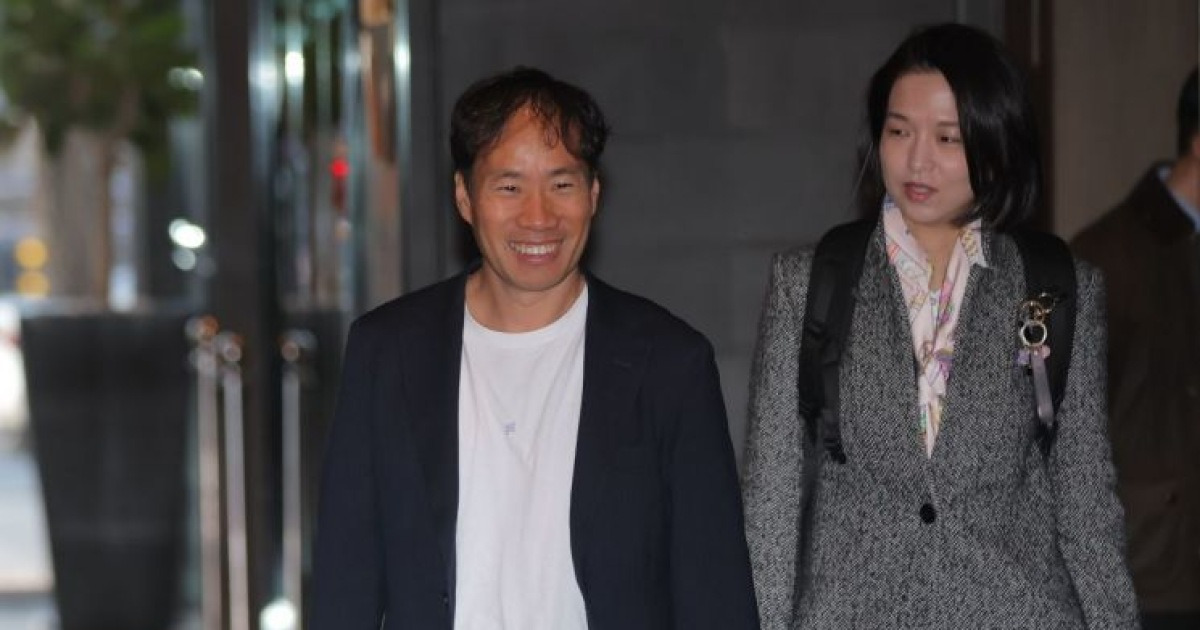 업스테이지, 포털 '다음' 운영사 AXZ 인수 마무리…"AI 포털로 도약"