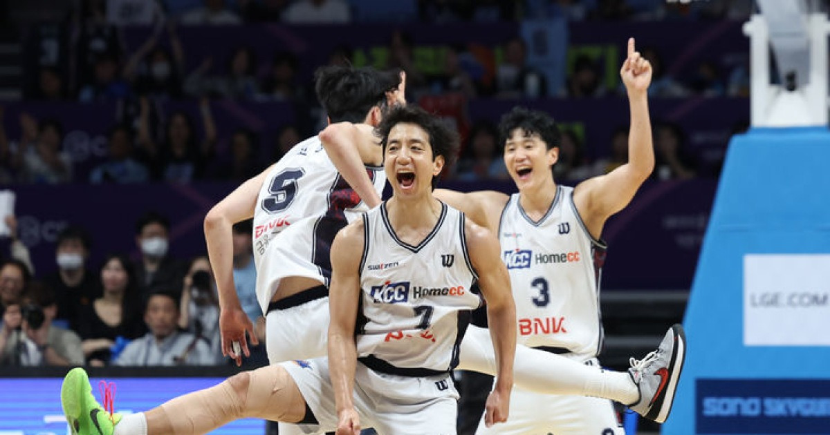 프로농구 KCC, 소노 꺾고 챔프전 2연승…85.7% 확률 잡았다