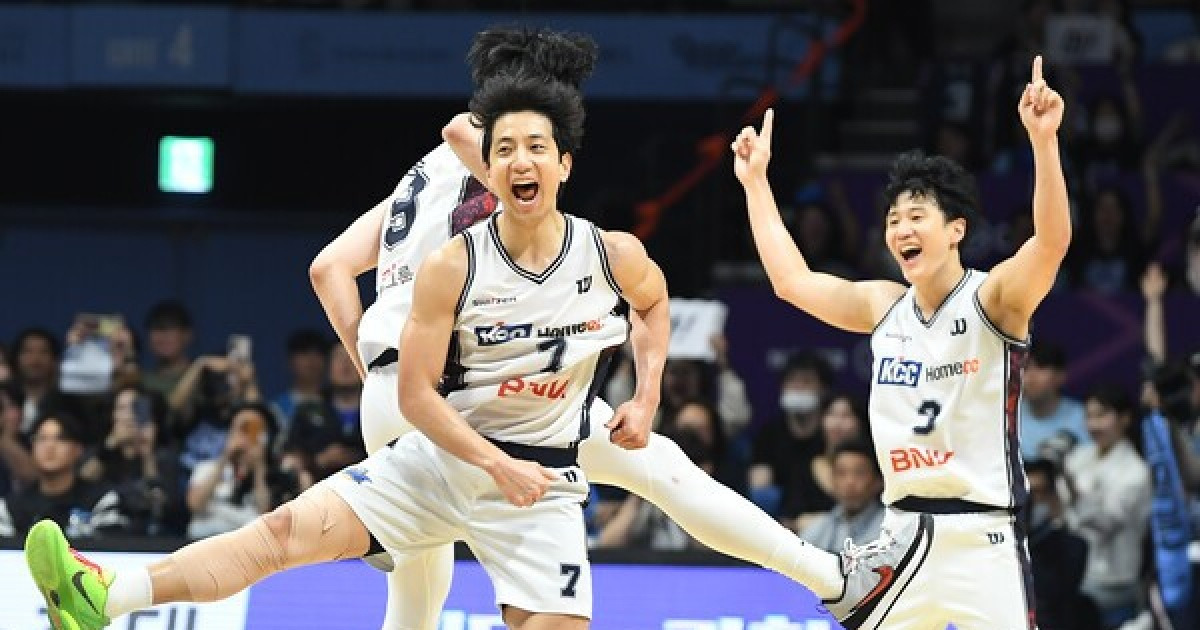 8억 허훈, 4억 5천 허웅, 4억 송교창·최준용, '염가 계약'이었나? 빅4 모두 터진 '슈퍼팀' KCC, 소노 꺾고 2연승